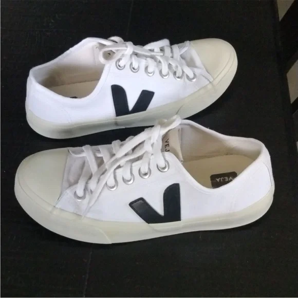 VEJA Wata Canvas Sneakers - size 7 - Picture 3 of 7